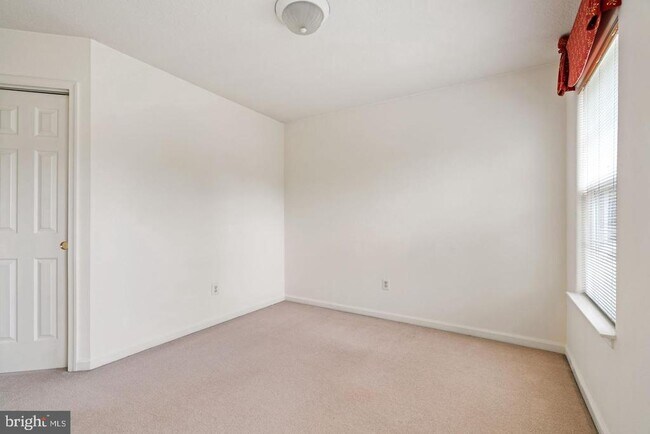Building Photo - 13280 Maple Creek Ln