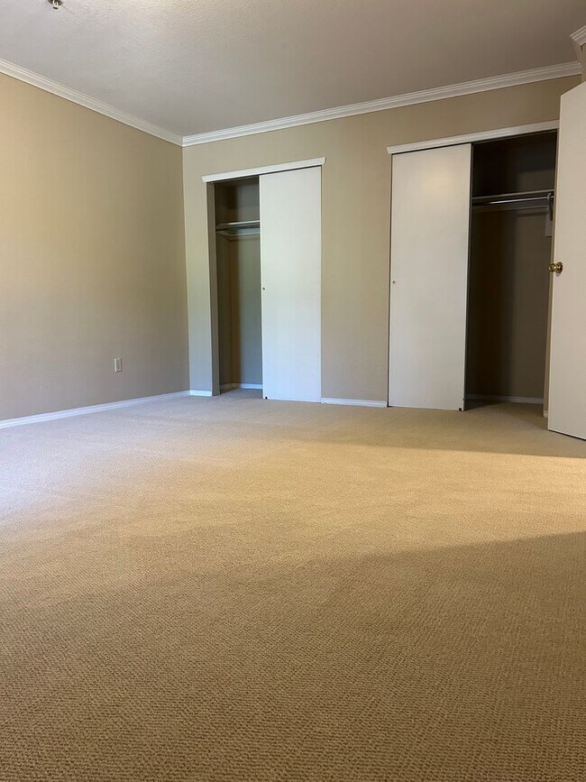 Building Photo - $1700/Mos 1 Bed 1 Bath Lower Level Condo i...