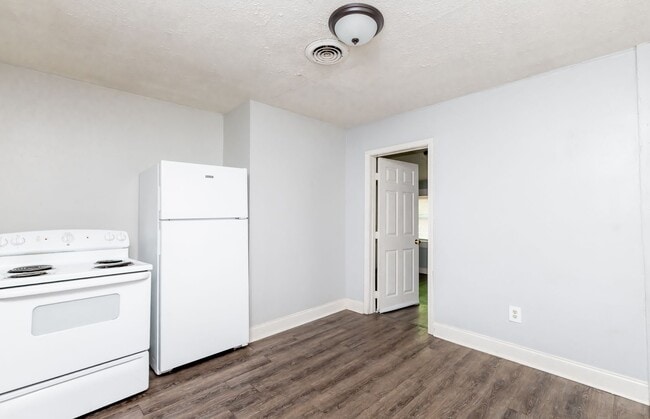 Building Photo - 917 Watt St