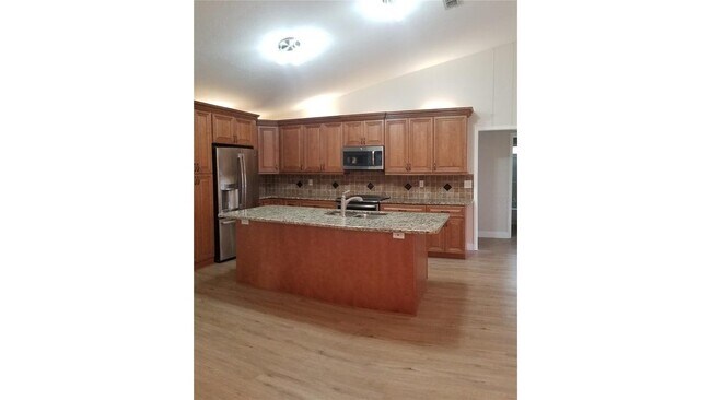 Building Photo - 5810 Garden Lakes Majestic