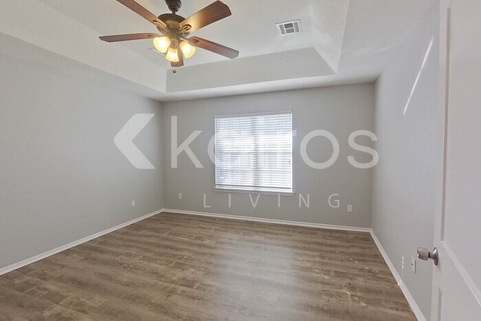 Building Photo - 704 SW 161st St