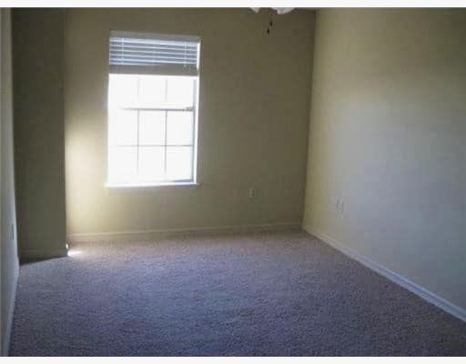 Building Photo - 1773 N Chestnut Ave