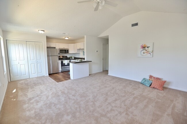 Building Photo - UPDATED & READY 07-14-25! 2-Bedroom 2nd Fl...