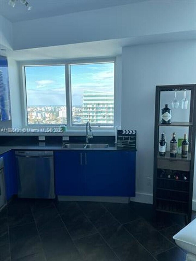 Building Photo - 60 SW 13th St