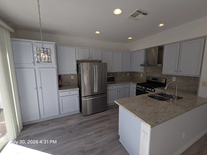 Building Photo - 11673 Compass Point Dr N