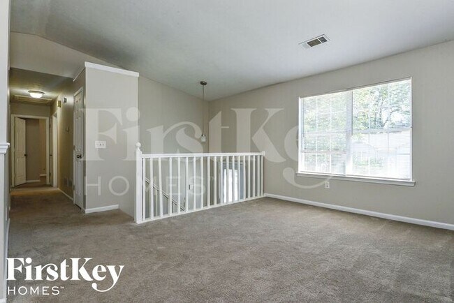 Building Photo - 5598 Emerald Glen