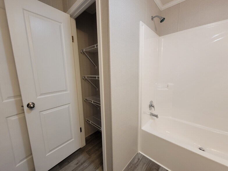 Building Photo - 38019 Pardo Dr
