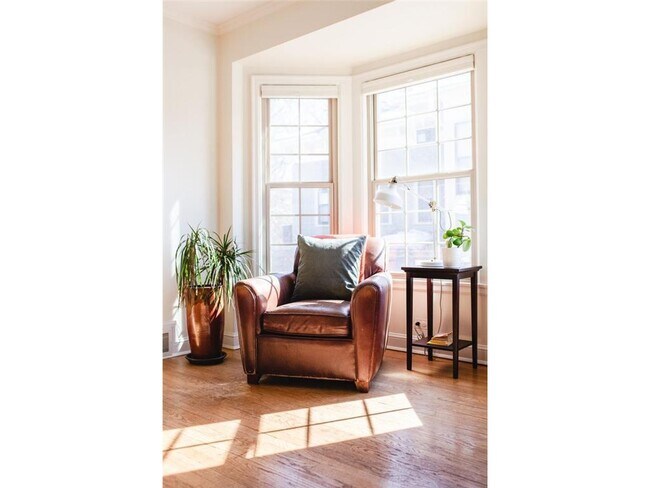 Building Photo - 521 5th Ave SE