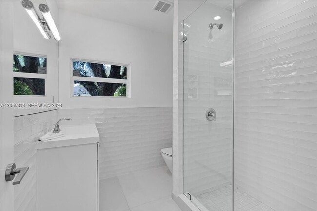 Building Photo - 742 NE 81st St
