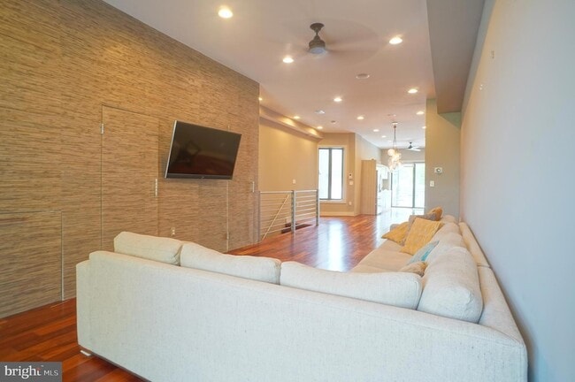 Building Photo - 2419 1st St NW