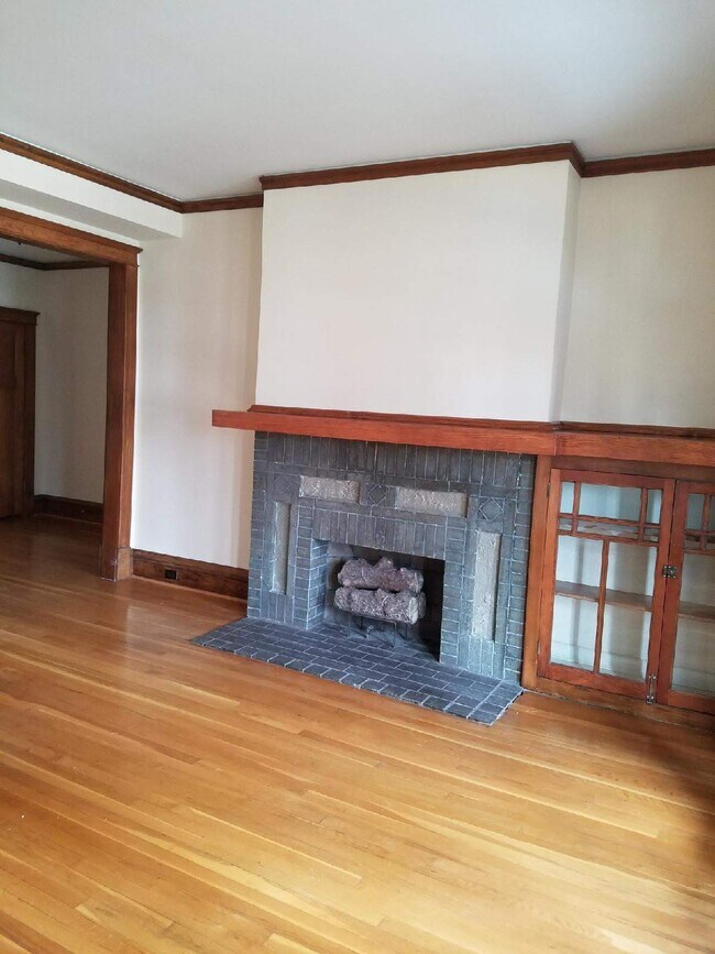 Building Photo - 5798 Pershing Ave