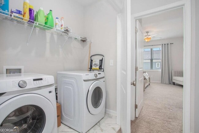 Building Photo - 1961 James Red Moore Blvd