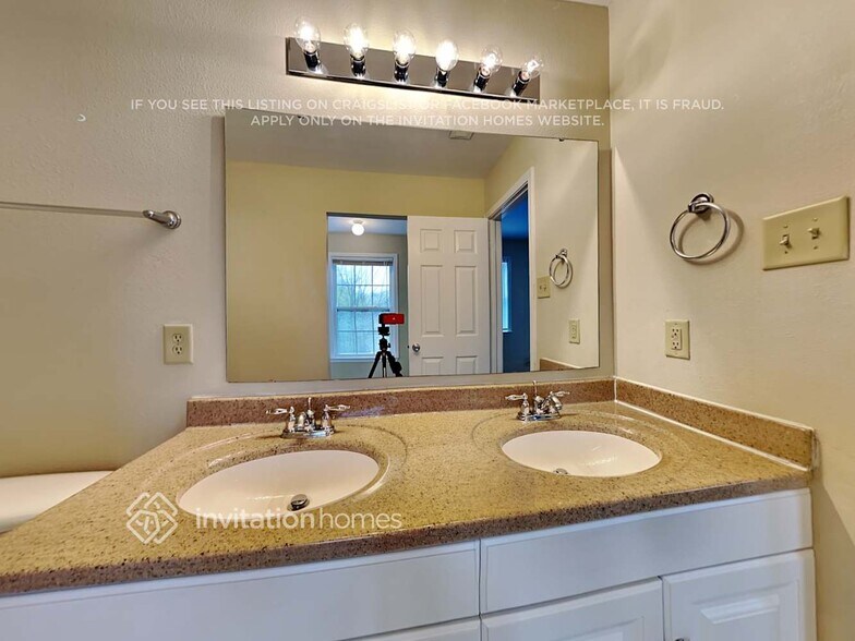 Building Photo - 4543 Stone Mountain Dr