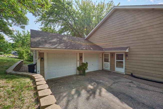 Primary Photo - 5 Somerset Dr