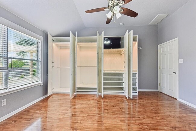 Building Photo - 217 Newport Landing Pl