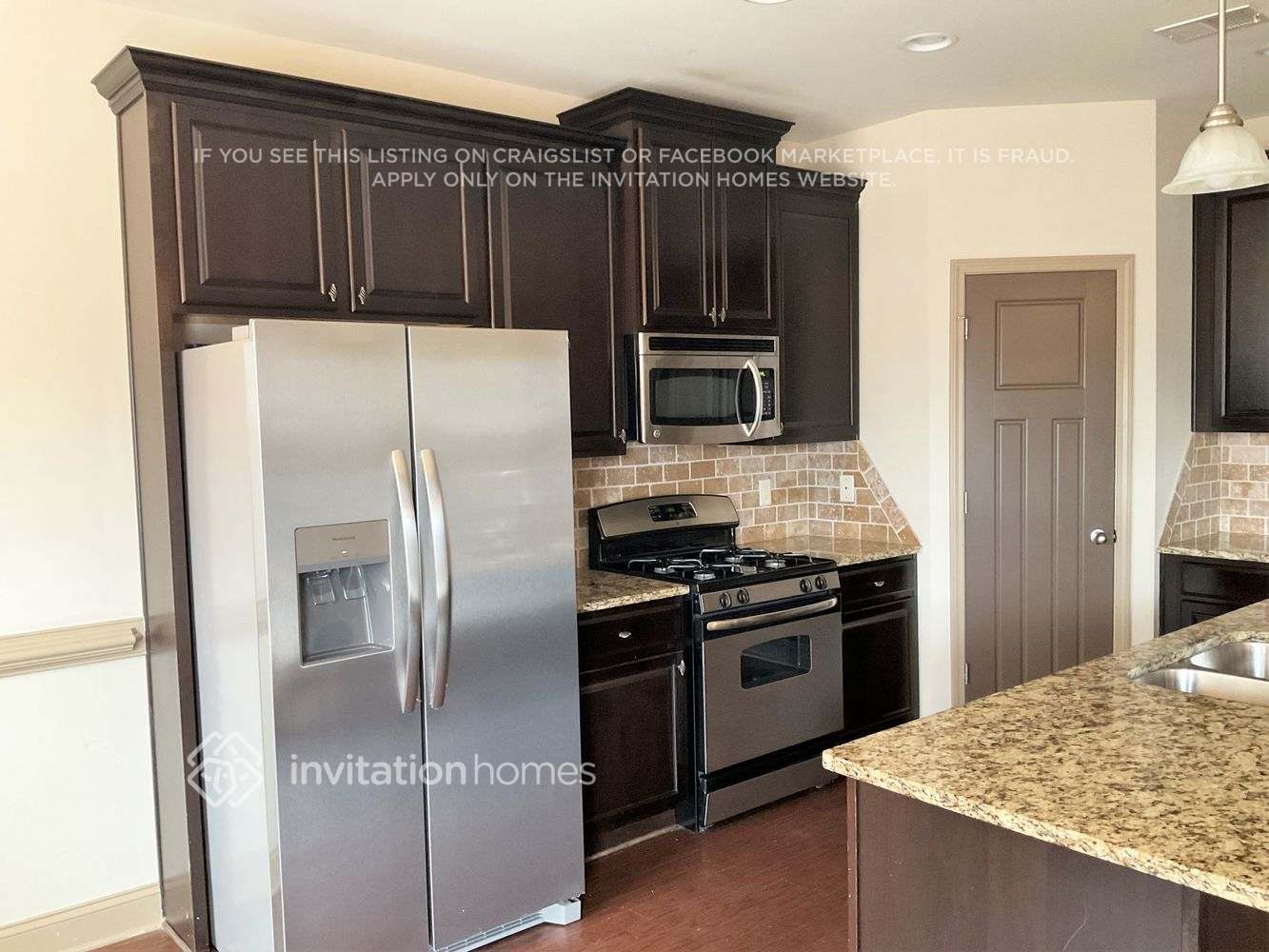 Building Photo - 3968 Sovereign Dr