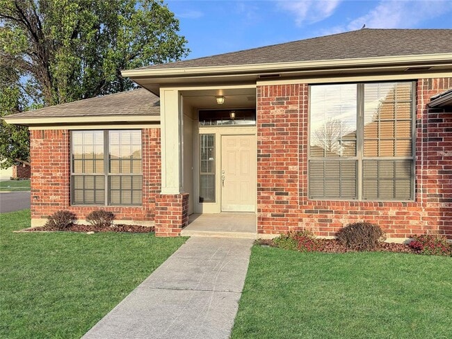 Building Photo - 14021 Harvest Cir