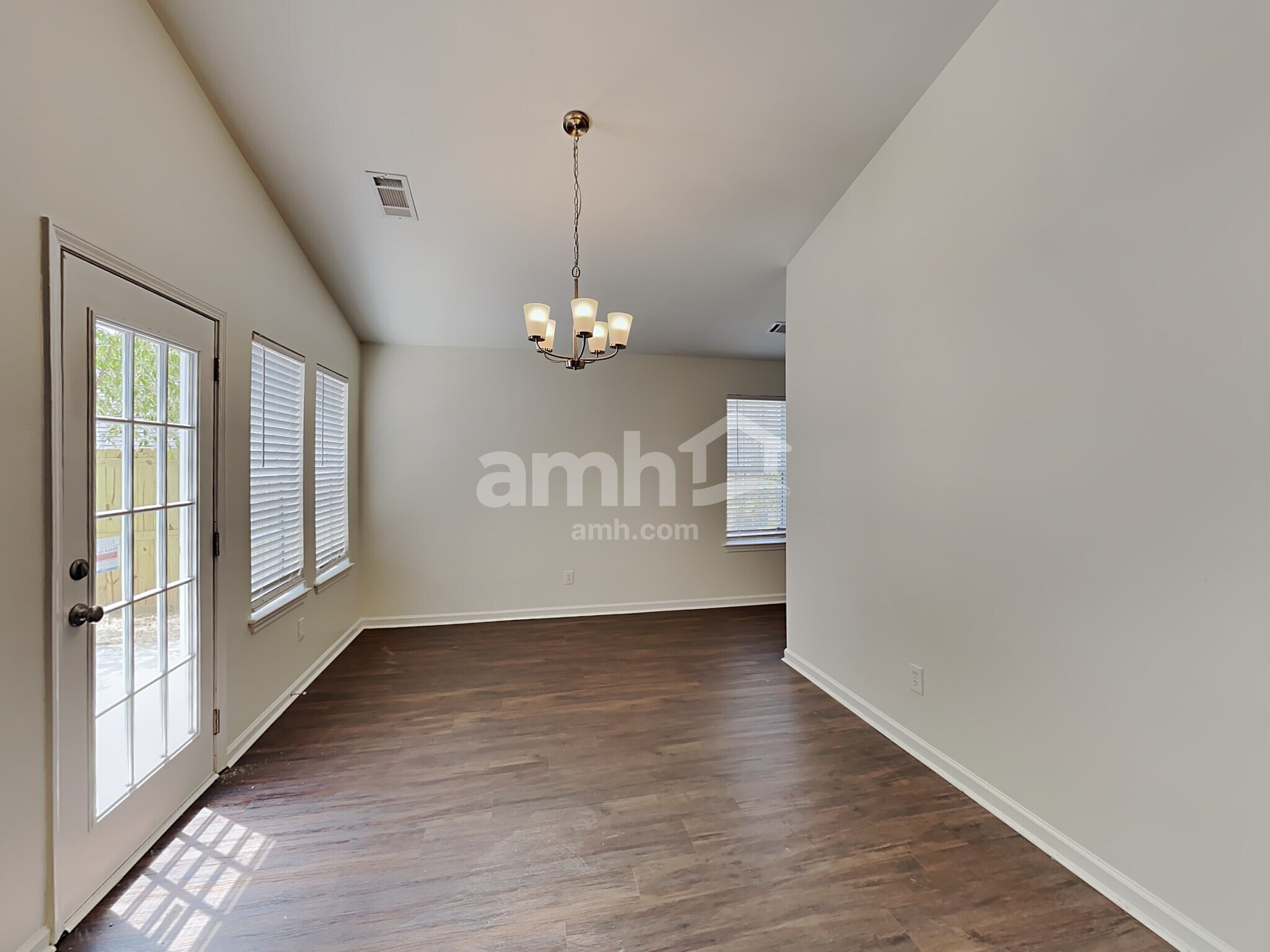 Building Photo - 408 Fairlawn Dr