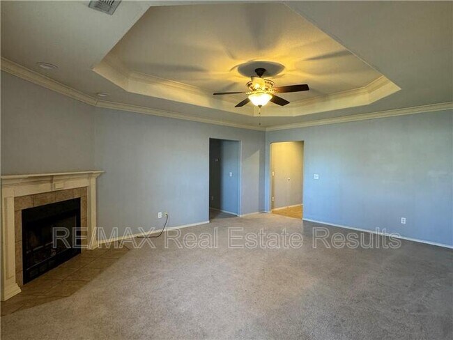 Building Photo - 6208 SW Meadow Well Ave