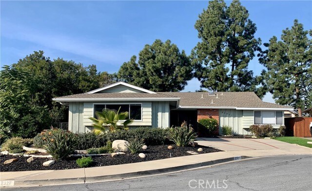 Primary Photo - 23211 Meadowbrook Cir