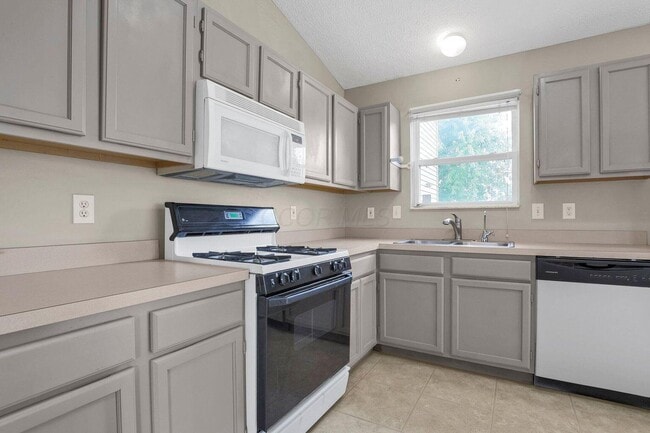 Building Photo - 706 Windy Hill Ln