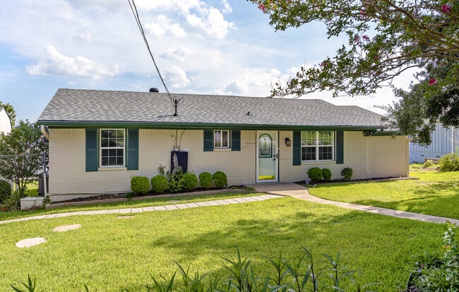 Building Photo - 22248 Lounette Dr