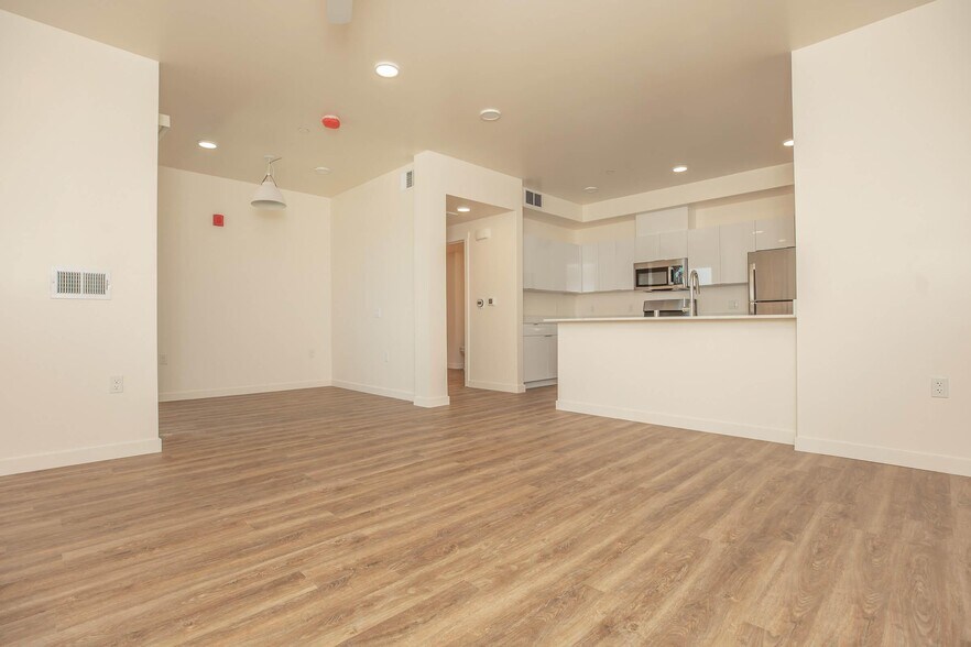 Mossdale Landing 18008 Golden Valley Pky Lathrop CA 95330 Apartment