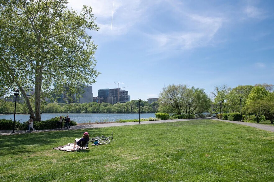 Building Photo - 1008 Paper Mill Ct NW