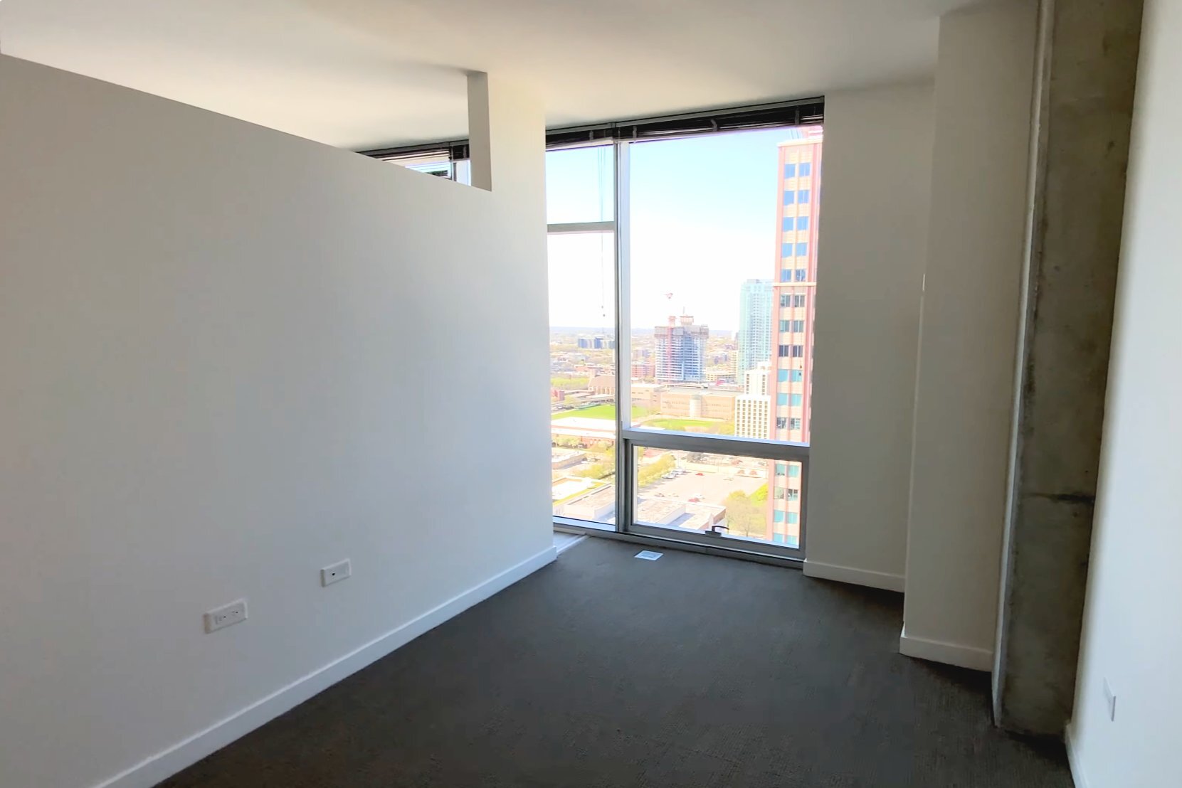 Building Photo - 170 W Chicago Ave