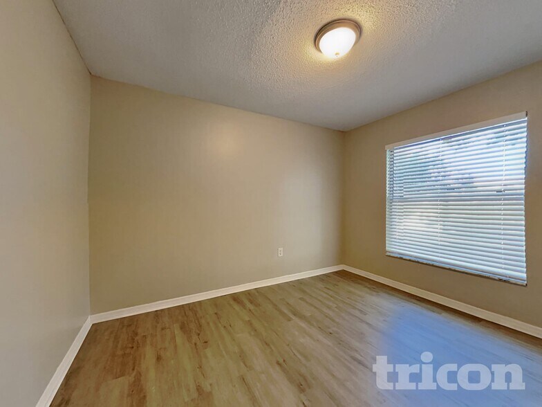 Building Photo - 801 Maraval Ct