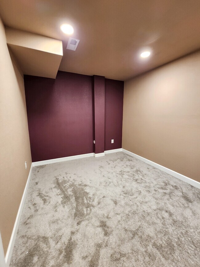Building Photo - 13628 Plaster Cir