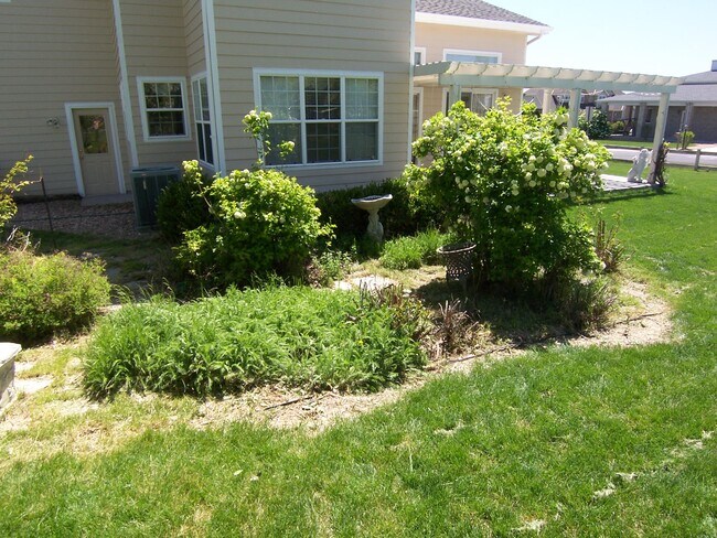 Building Photo - 7201 Dove Ct