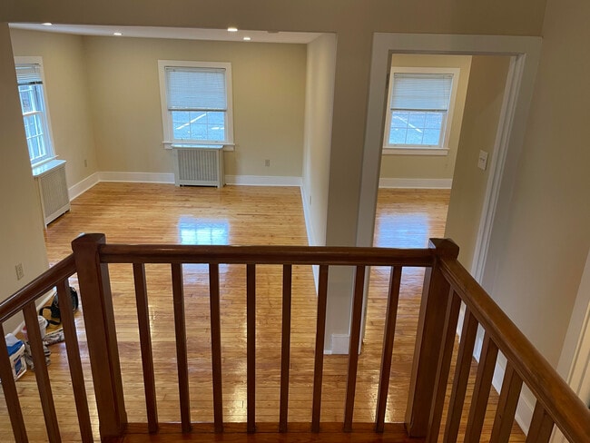 Liiving Room - 181 E Court St