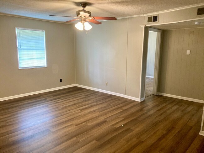 Building Photo - 117 Parkburg Rd