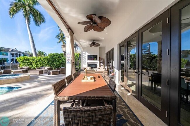 Building Photo - 2430 Castilla Isle