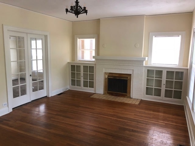living room - 407 Warren St