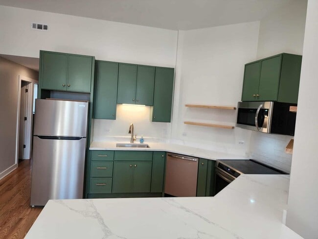 Building Photo - 6321 S Eberhart Ave