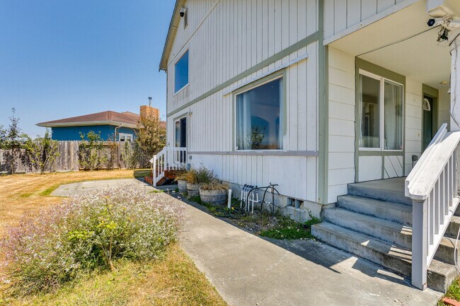 Building Photo - 5370 Bay Pointe Ct