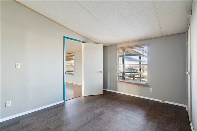 Building Photo - 12309 Mustang Mesa Dr