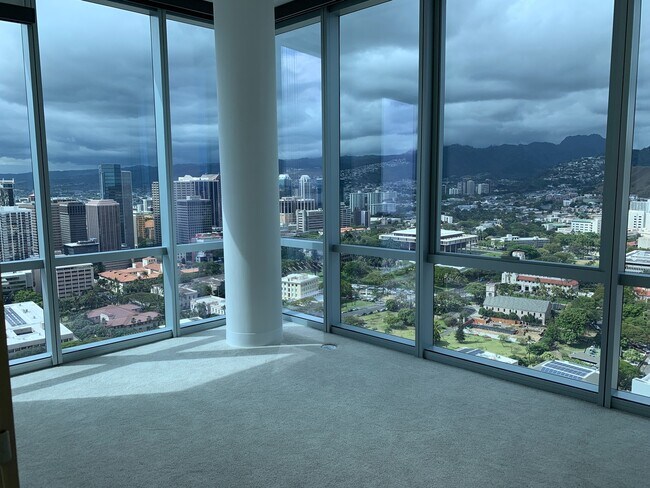 Building Photo - Keauhou Place - New one bedroom, 1 bath, 1 parking