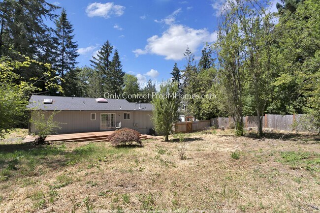 Building Photo - Charming Portland Retreat: Spacious Home w...