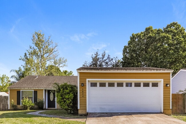 Building Photo - 3824 Tree Lake Dr