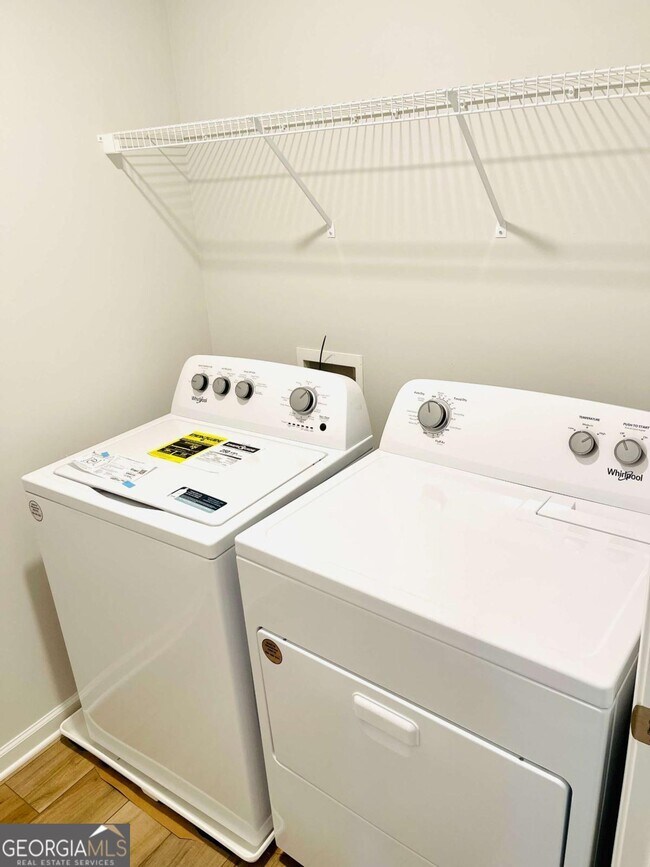 Building Photo - 3030 Westgate Park Dr