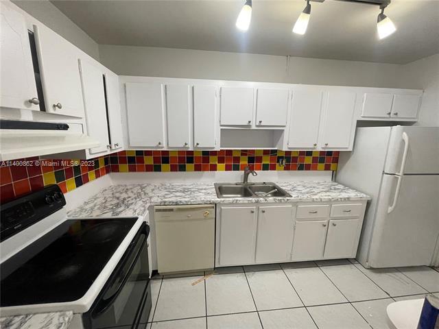 Primary Photo - 1420 Atlantic Shores Blvd