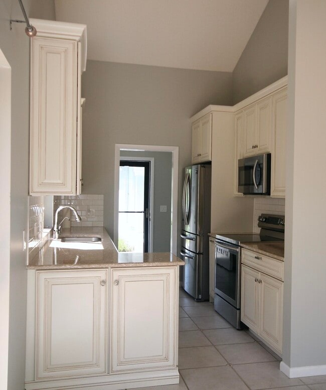 Building Photo - 141 Seashore Dr