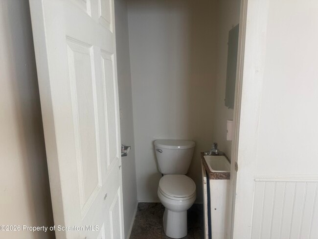 Building Photo - 247 Belmont St