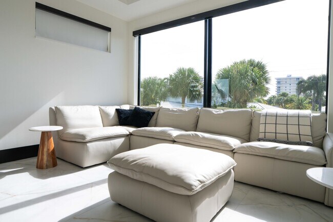 Building Photo - 13480 US-1