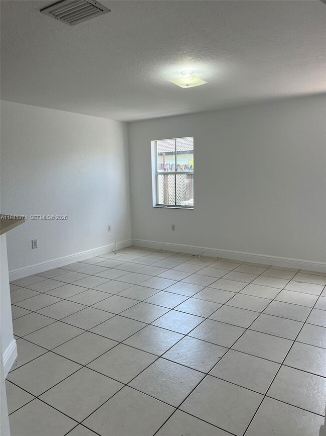 Building Photo - 16462 SW 48th Terrace