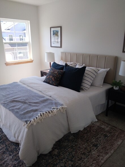 Building Photo - 2725 Pond Dr