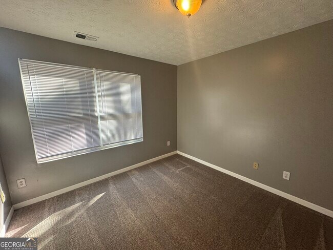 Building Photo - 13104 Fairington Ridge Cir